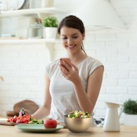 Relaxdays Zweifarbige Salatschüssel aus Edelstahl Gold/Rot